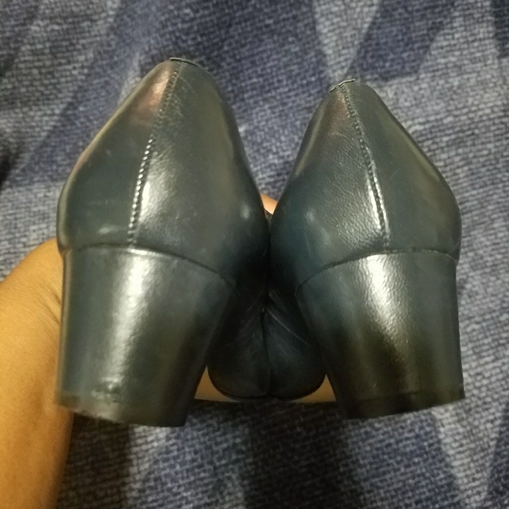 Shoes - Picture 4 of 8